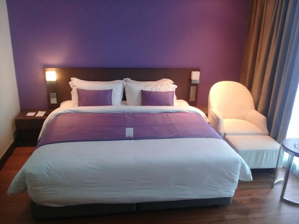 Puteri Wing - Riverside Majestic Hotel Kuching Esterno foto