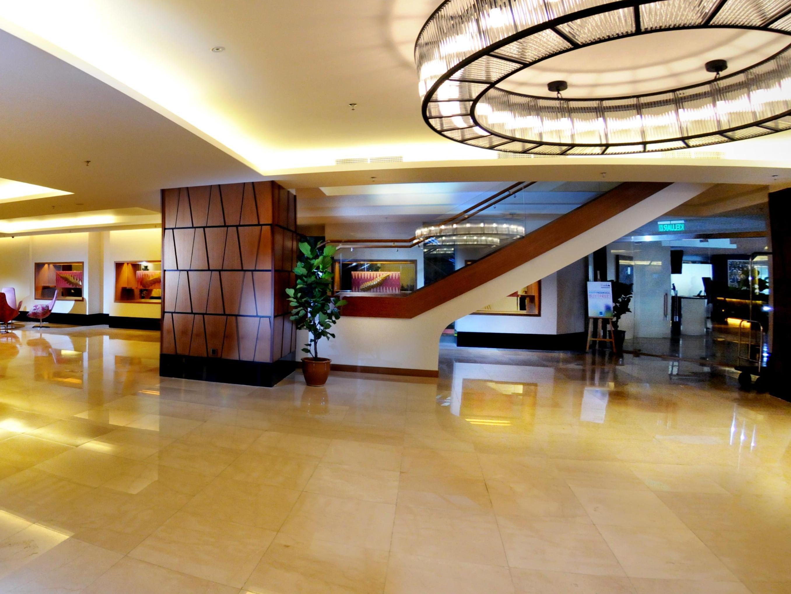 Puteri Wing - Riverside Majestic Hotel Kuching Esterno foto