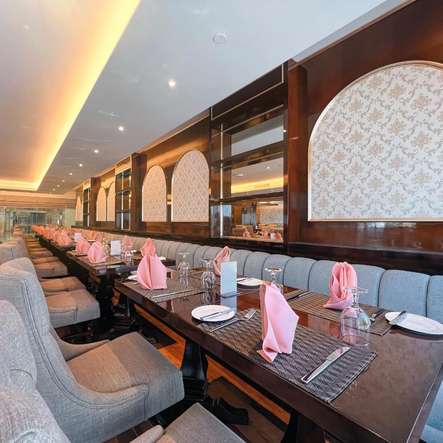Puteri Wing - Riverside Majestic Hotel Kuching Esterno foto