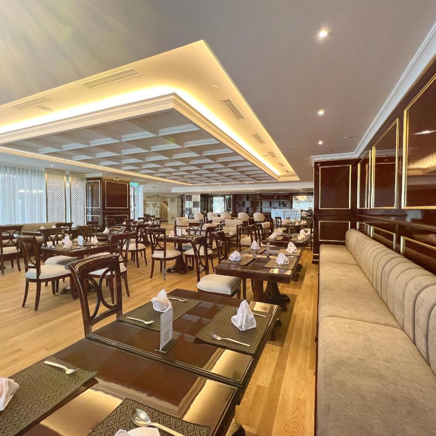 Puteri Wing - Riverside Majestic Hotel Kuching Esterno foto
