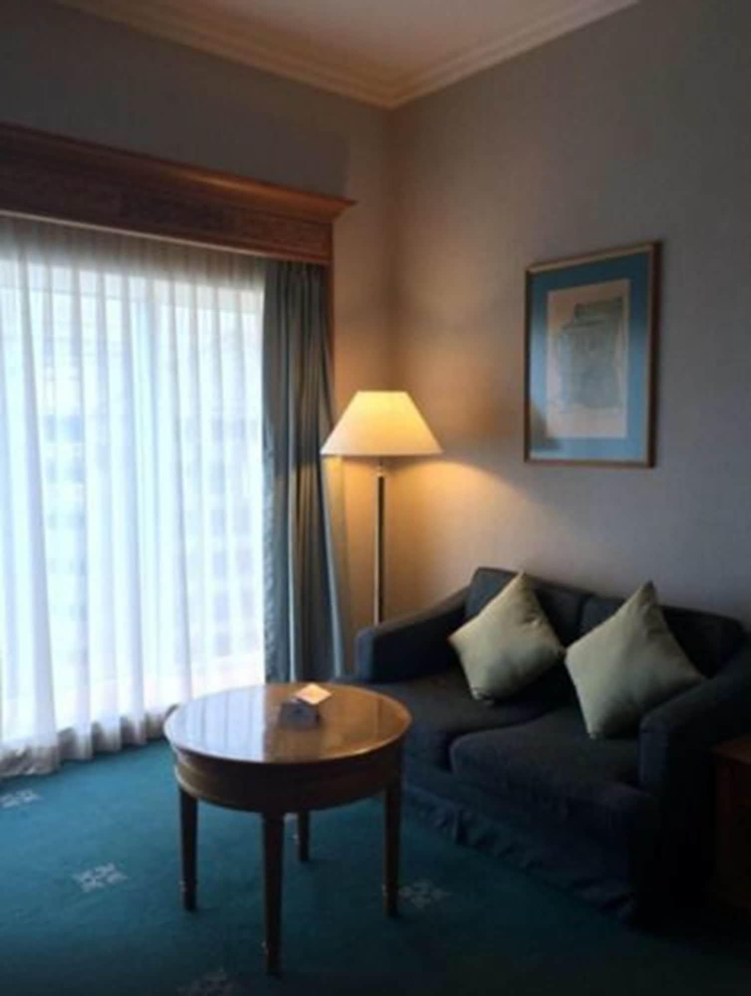 Puteri Wing - Riverside Majestic Hotel Kuching Esterno foto