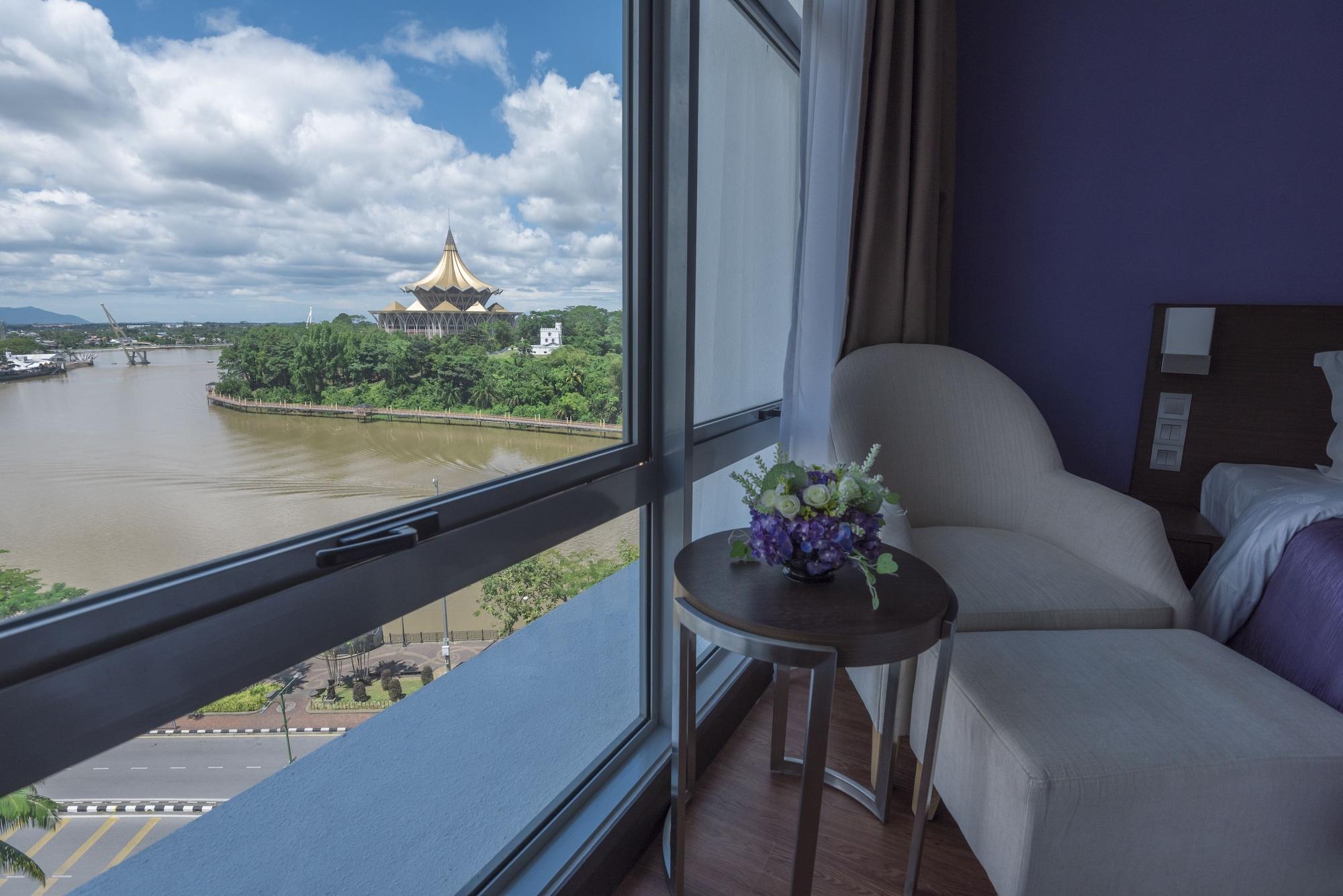 Puteri Wing - Riverside Majestic Hotel Kuching Esterno foto